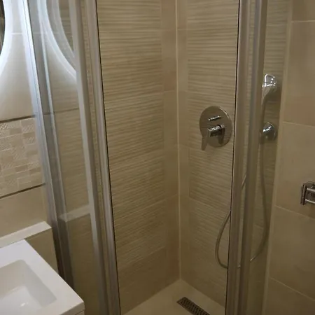 Vízparti Sas Apart-hotel 3*